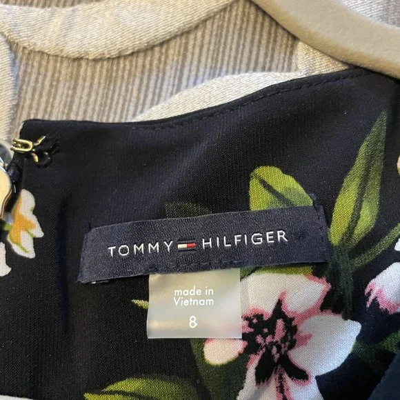 EUC Tommy Hilfiger Women's Size 8 Black Floral Flowers Dress Bell Sleeves - Picture 5 of 7